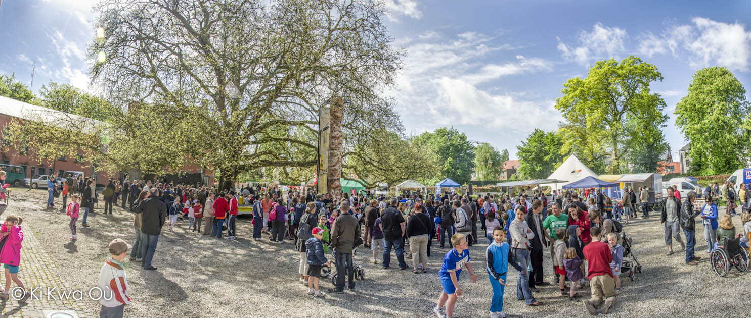 Cour du chateau avant le départ interscolaire