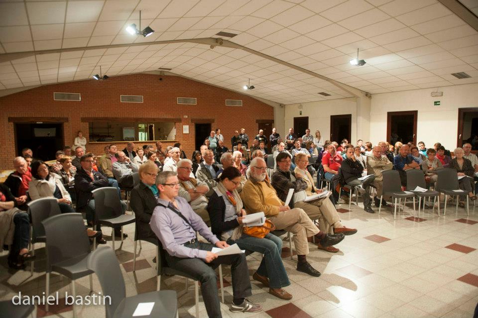 Citoyen assistant à la rencontre